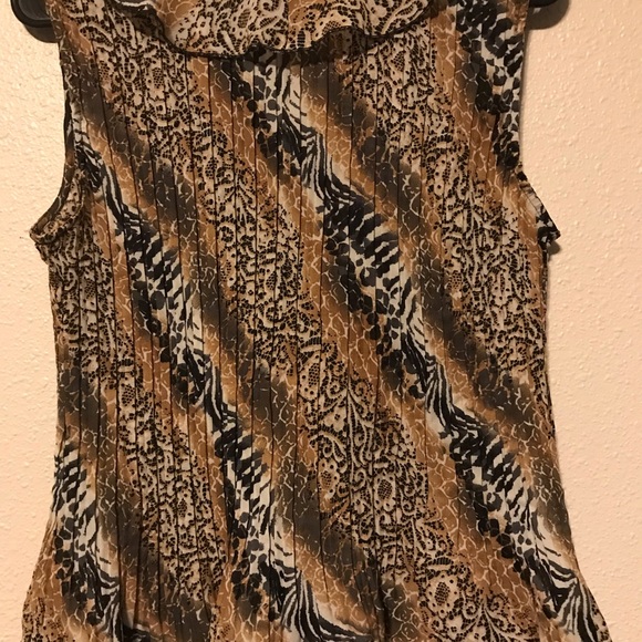 Elementz XL Blouse. Beautiful. Sleeveless. Ruffles - Picture 3 of 5